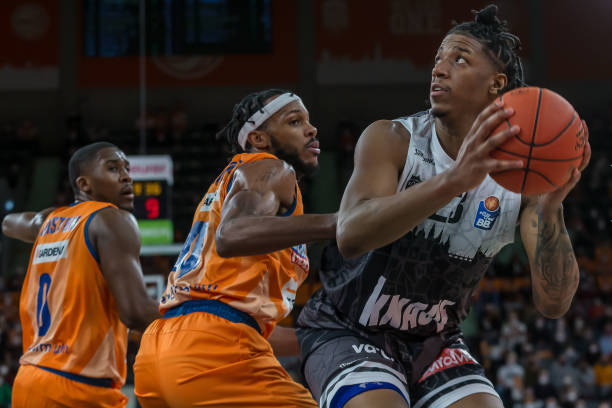 在激烈的篮 在激烈的篮