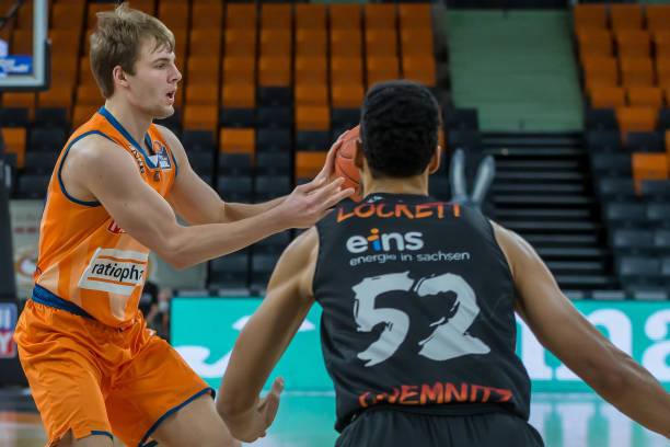 他的崛起对 他的崛起对