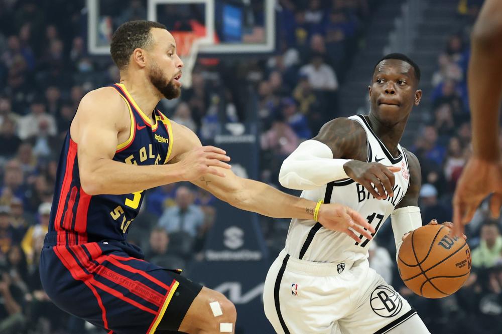 击地传球 击地传球